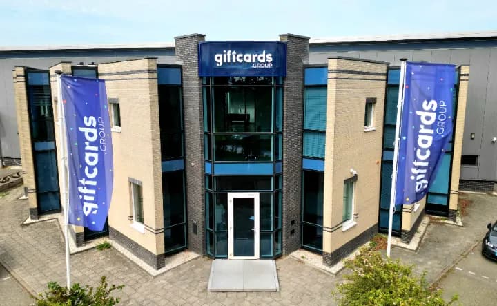 Ons kantoor met giftcards.group-vlaggen